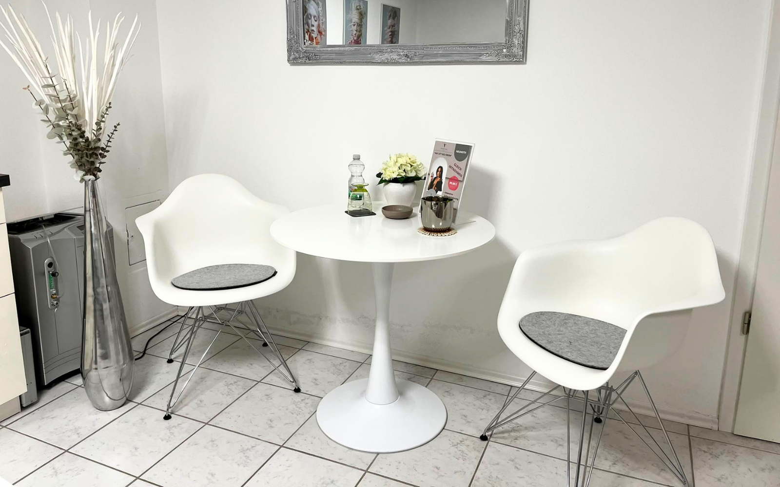 modern Ausgestattetes Kosmetikstudio in Hechendorf bei 82229 Seefeld bei Starnberg